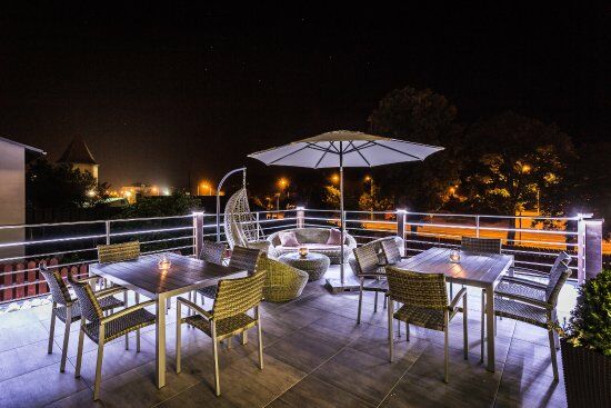 eL cafe bar & restaurant